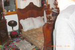 Antiek bed met 'pattefoon'