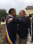 ...en feliciteert de burgemeester met dit prachtige pand.