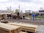 Terrein van de plaatselijke houtzagerij